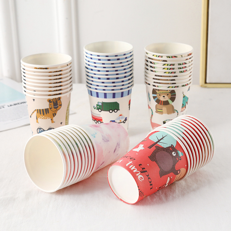 Holiday paper cups